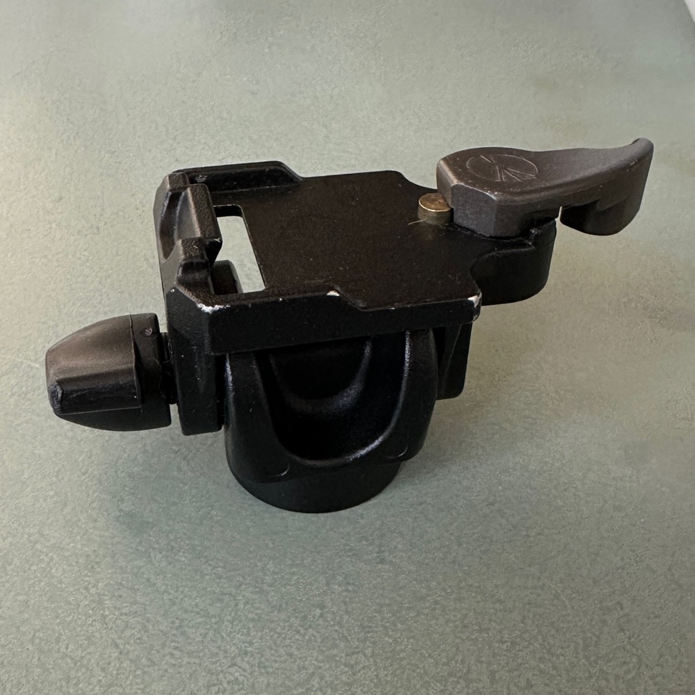 Monopod Tilt Head with Quick Release - Picture 2 of 5